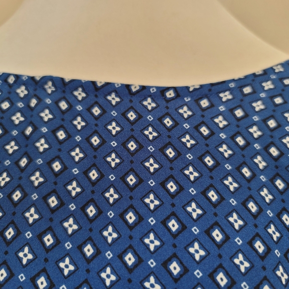 Banana Republic cold shoulder blouse - Picture 2 of 7